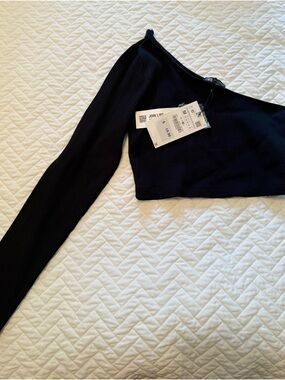 Zara Black Asymmetric One-Shoulder Ribbed Crop Top